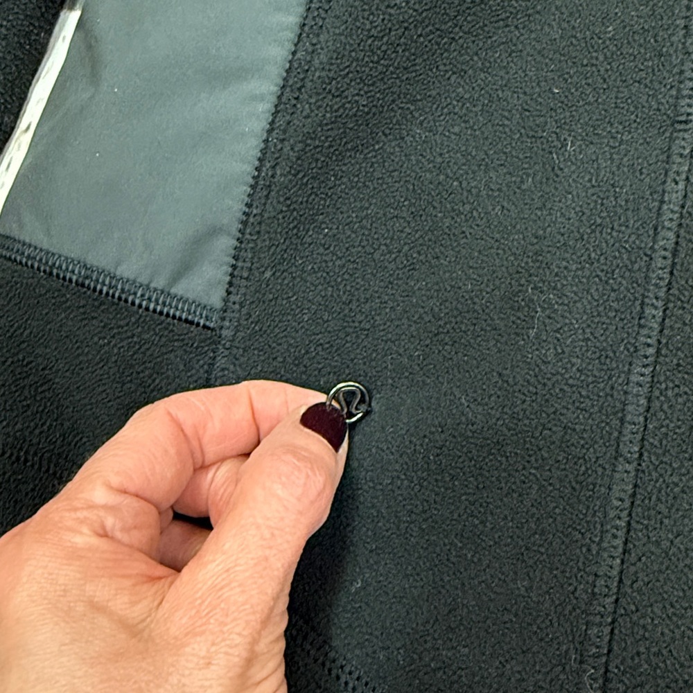 Lululemon Fleecy Keen With Rare Ruffle Detail Jacket in Black Women’s Size 8 - Picture 13 of 14